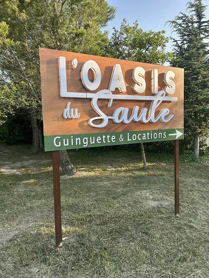 enseigne-exterieure-oasis-du-saule-monteux.jpg