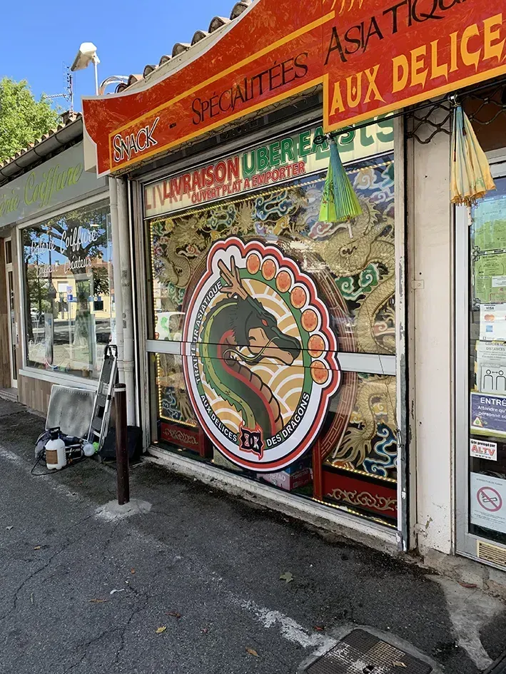 enseigne-restaurant-asiatique-aux-delices-des-dragons